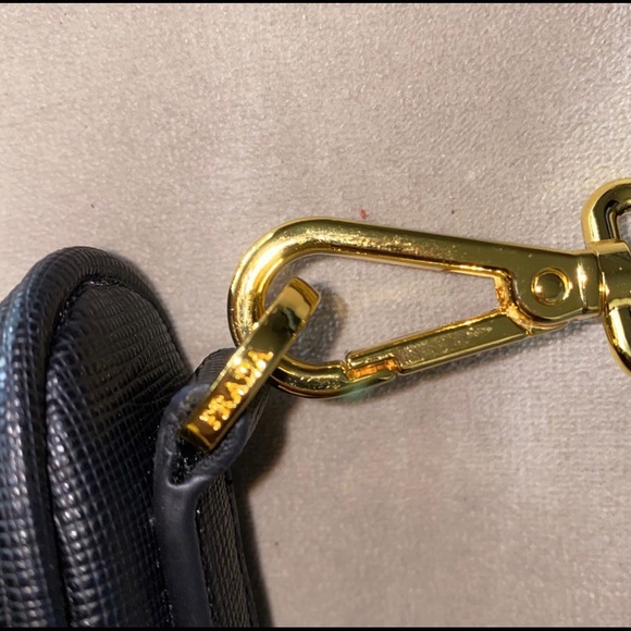 COPY - Prada Re Edition 2005 Bag - Picture 4 of 5